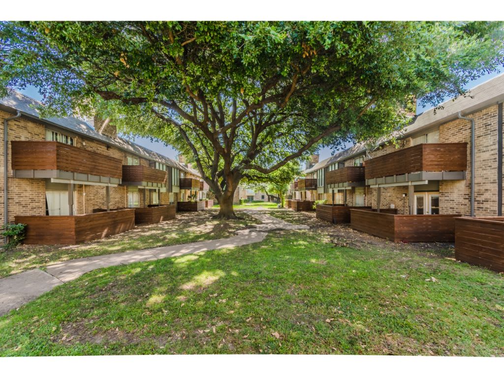 Photos and Video of Shenandoah Apartments in Richardson, TX